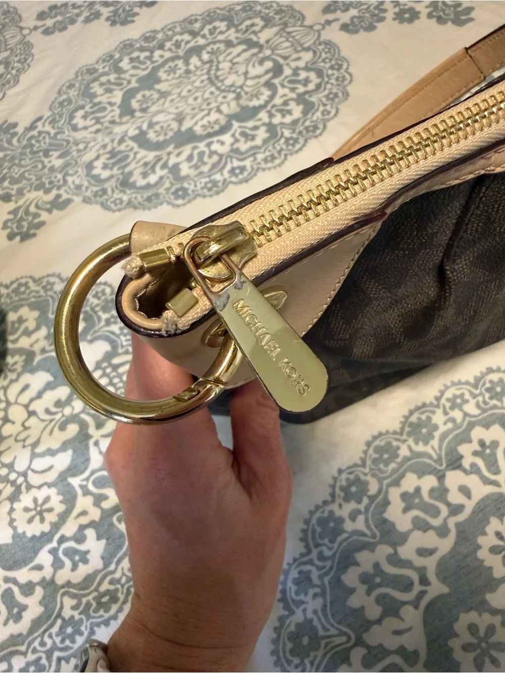 MICHAEL KORS Jet Set Convertible Bag